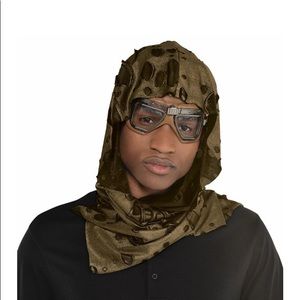 Post Apocalyptic hood and Guns